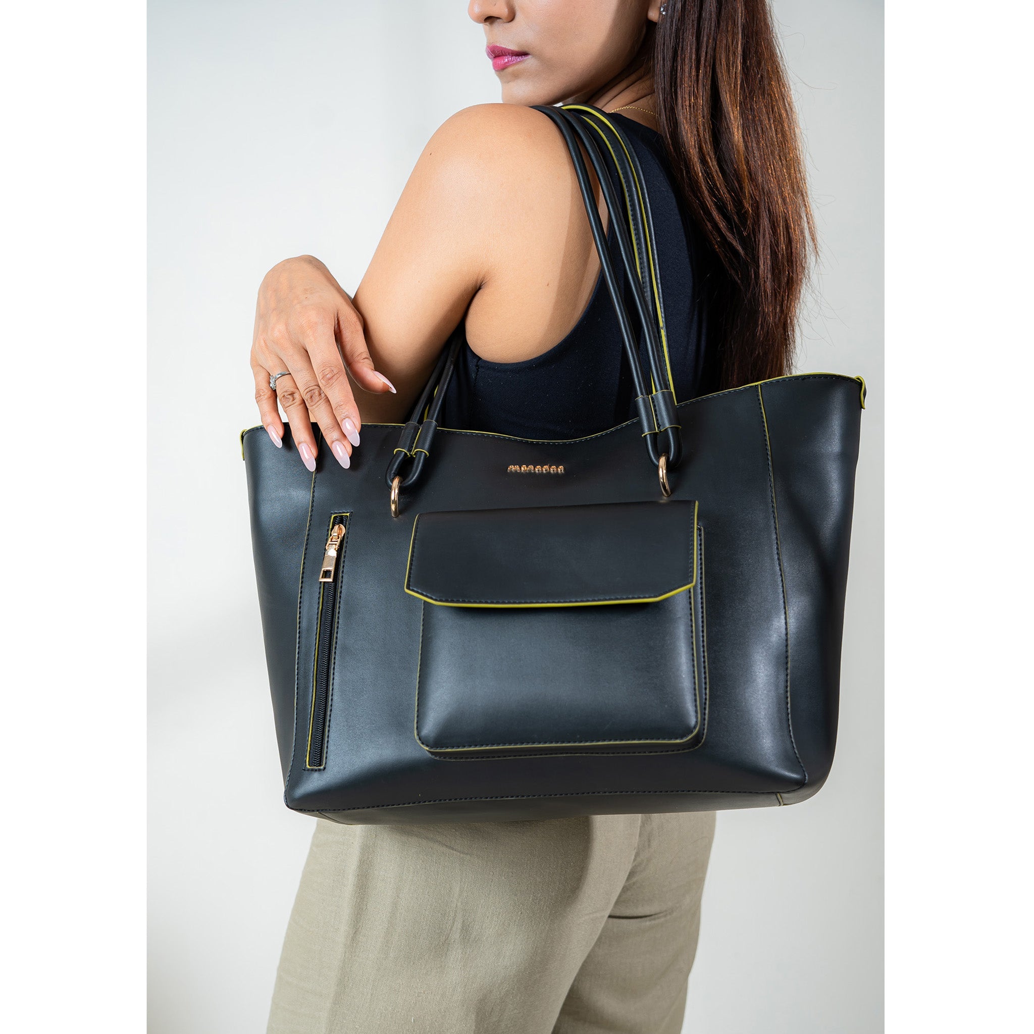 BLACK ASTRA TOTE BAG